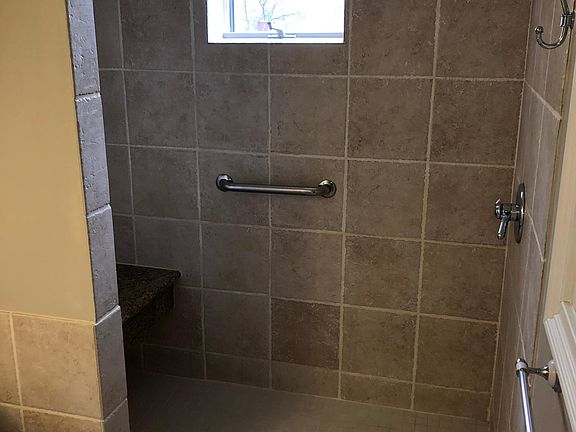 4th image of 3734 Hutton St #1