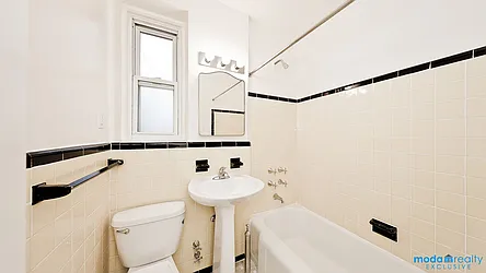 Rented by Moda Realty