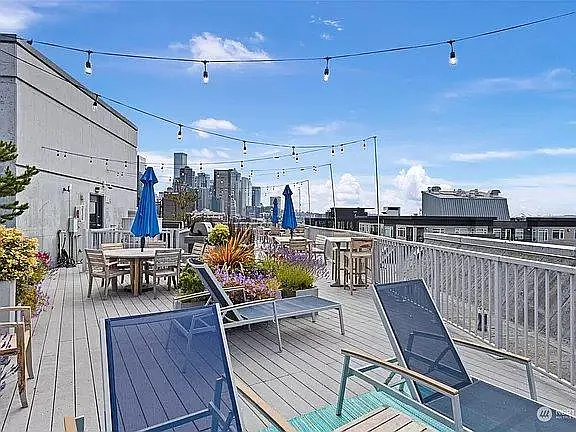 81 Clay St #323 — Photo 49