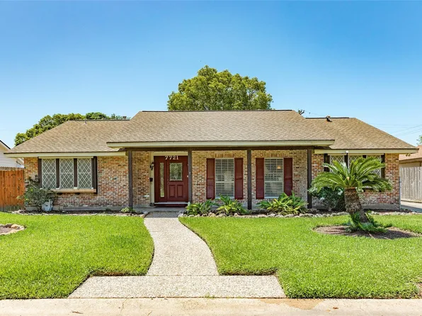 7721 Beluche Dr, Galveston, TX 77551