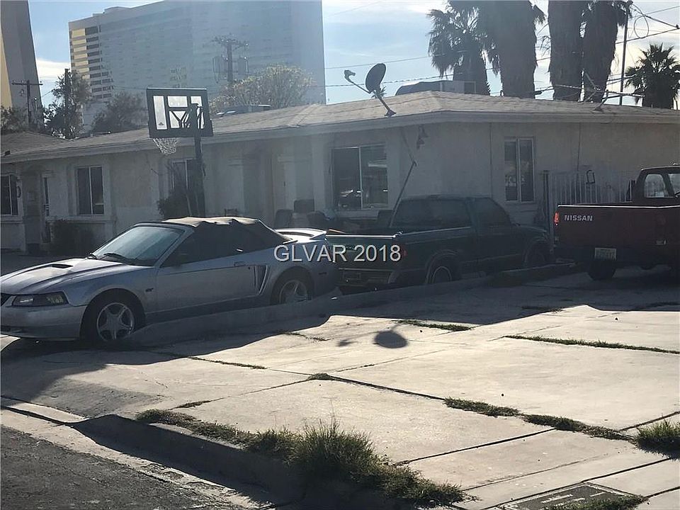 2nd image of 1812 Weldon Pl
