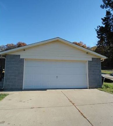 2 car detached garage