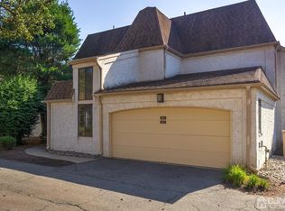 52 Carriage Pl, Edison, NJ 08820