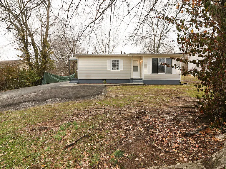 407 Knox Ave — Photo 3