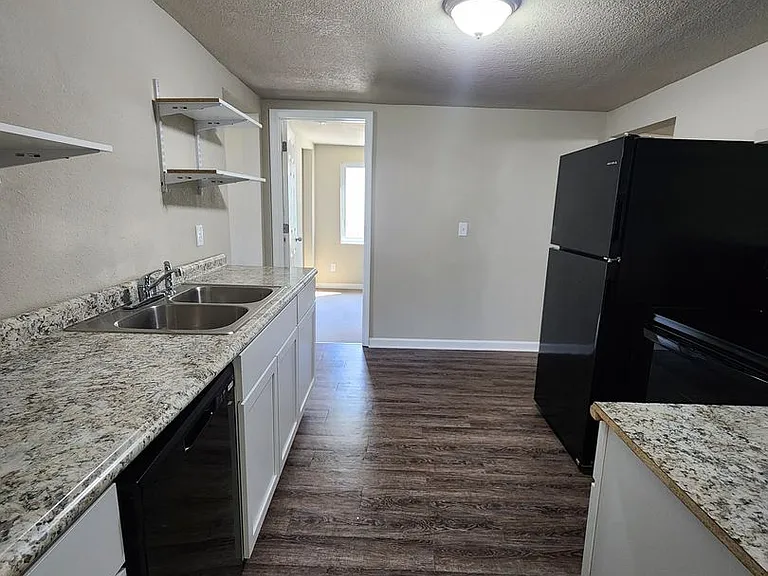 410 N Grant St — Photo 4