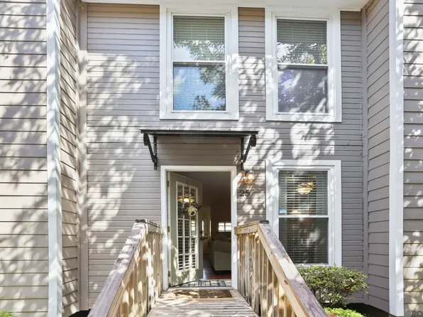 25 Higgins Ct, Baton Rouge, LA 70808