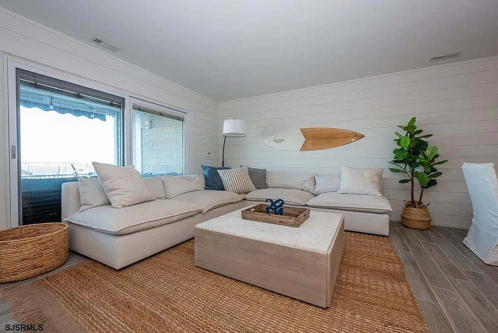 2 bed, 2.0 bath, $2,995 — Photo 3