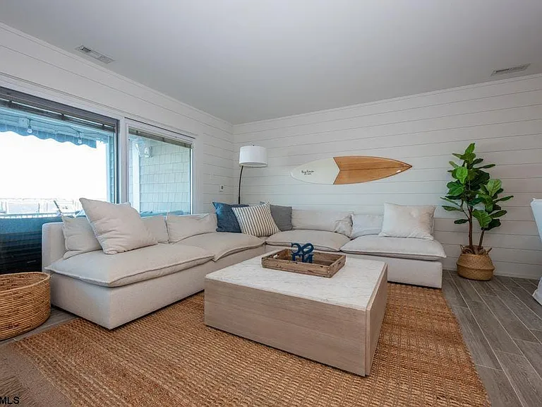 616 Pleasure Ave #616 — Photo 3