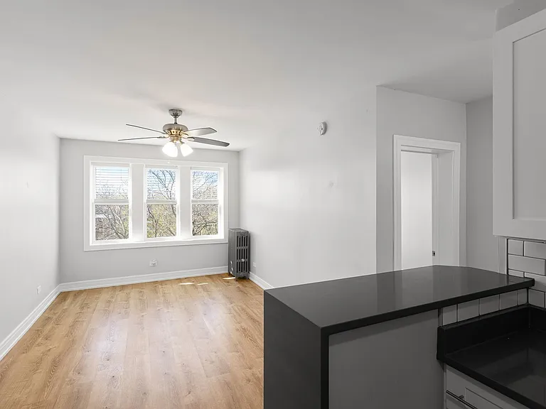 The 1521 Sherwin — Photo 46