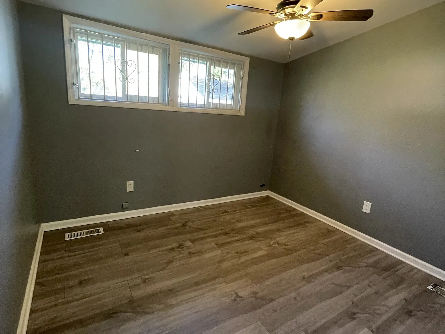 3 bed, 864 sqft, $1,500 — Photo 2
