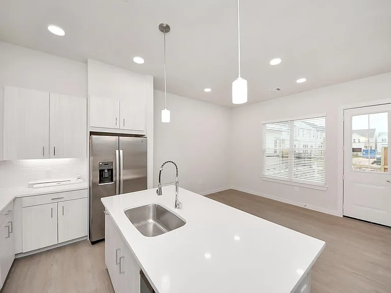 7330 Leighton Meadow Ln — Photo 3