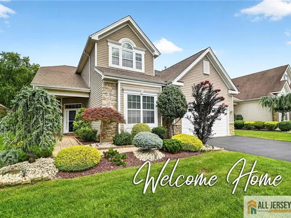15 Monarch Rd, Monroe Township, NJ 08831