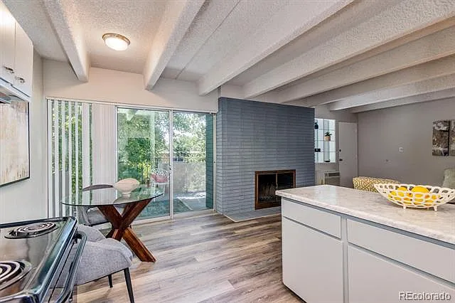 2 bed, 766 sqft, $1,690 — Photo 3
