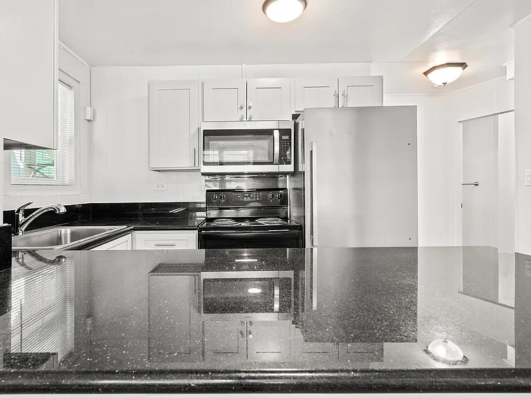 1917 Republican St #B — Photo 3