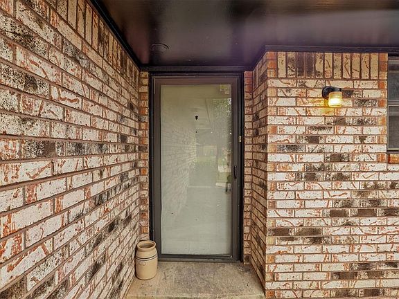 3rd image of 11832 Sagamore Dr