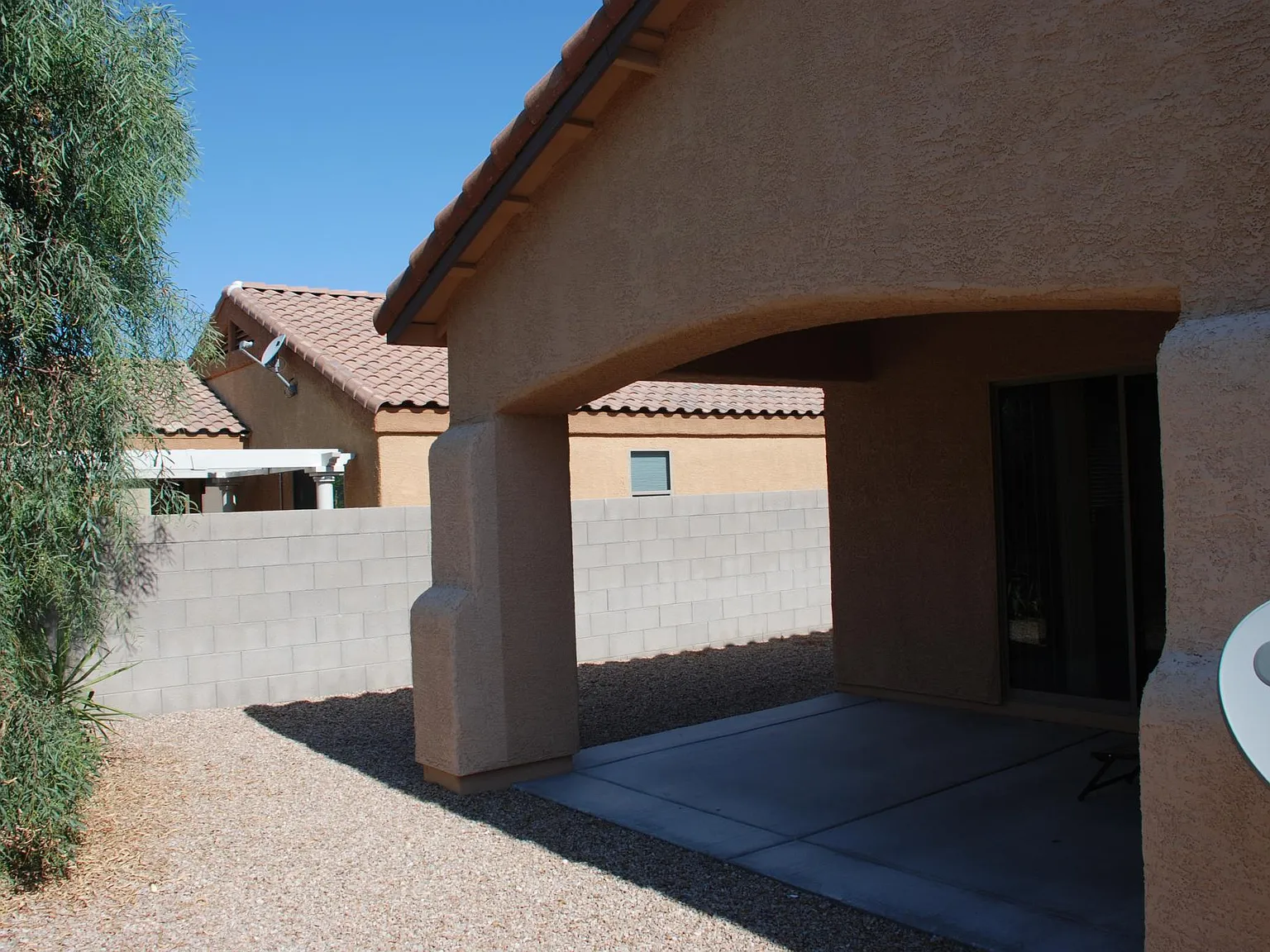 4 bed, 1727 sqft, $1,900 — Photo 3