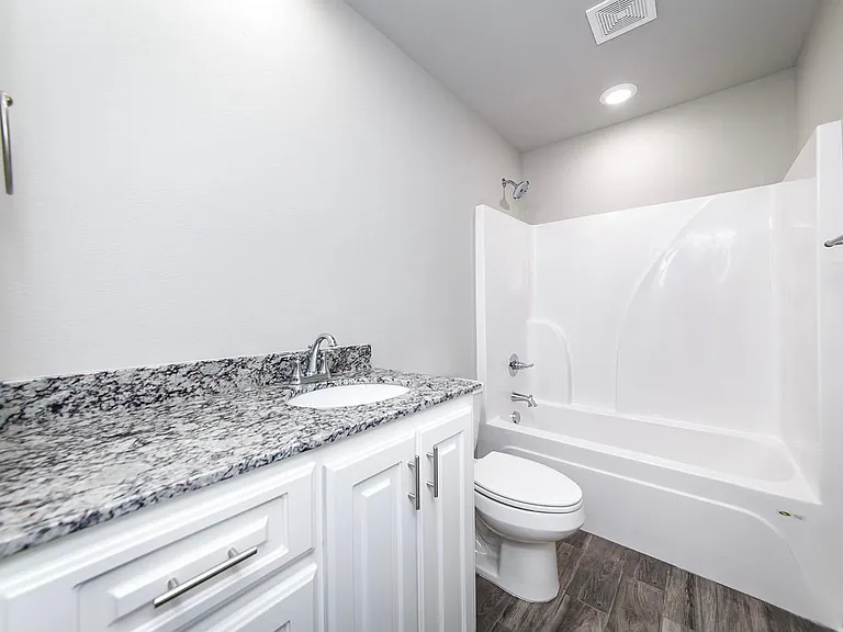 109 Elm St #5 — Photo 40