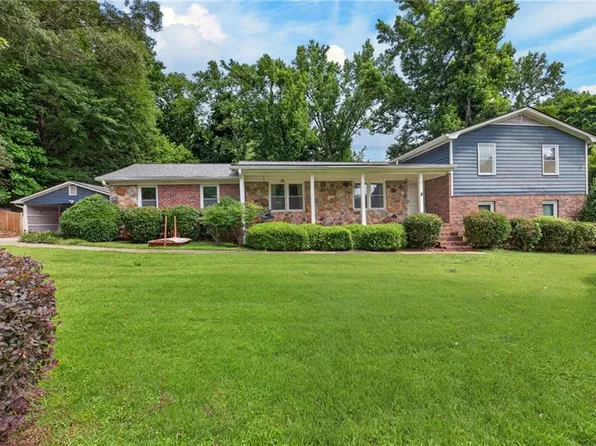 213 Ponderosa Dr, Dallas, GA 30157