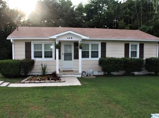 142 Lark Rd, New Market, AL 35761