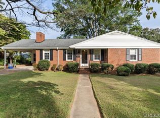 40 Cedar St, Roanoke Rapids, NC 27870