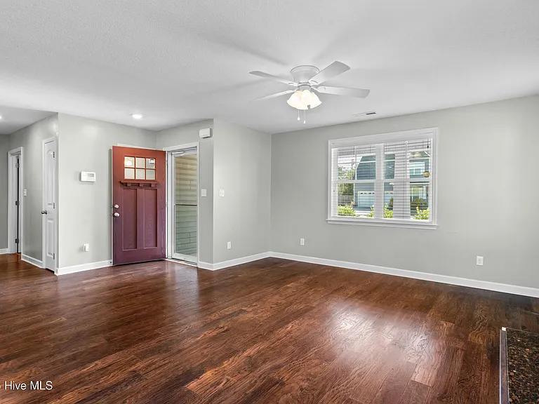 706 Ashley Meadow Ln — Photo 6