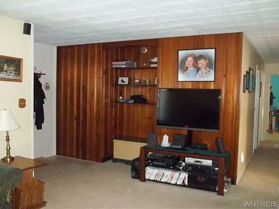 3rd image of 54 Dartmouth Dr