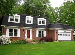 4308 Birch Pond Ln, Fairfax, VA 22033
