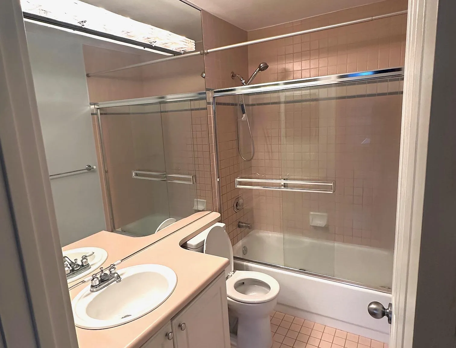 1 bed, 634 sqft, $2,050 — Photo 4