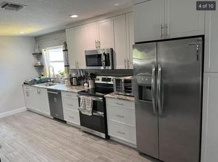 208 Sandpiper Ave, Royal Palm Beach, FL 33411