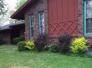 216 NE Woods Chapel Rd, Lees Summit, MO 64064