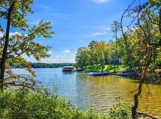 844 Eagles Harbor Dr, Hodges, SC 29653