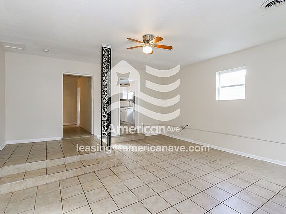 1585868_004_wm_-_living_room_13607240.jpg