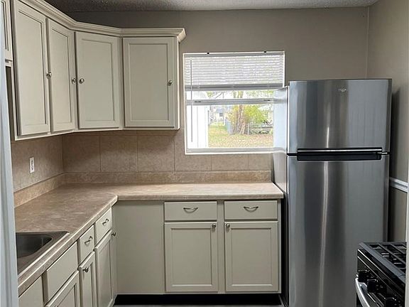 3rd image of 3109 Reidway St