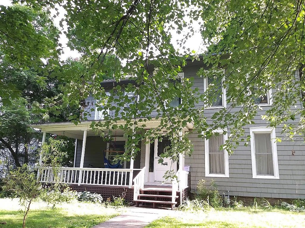 328 E 1st St photo 1