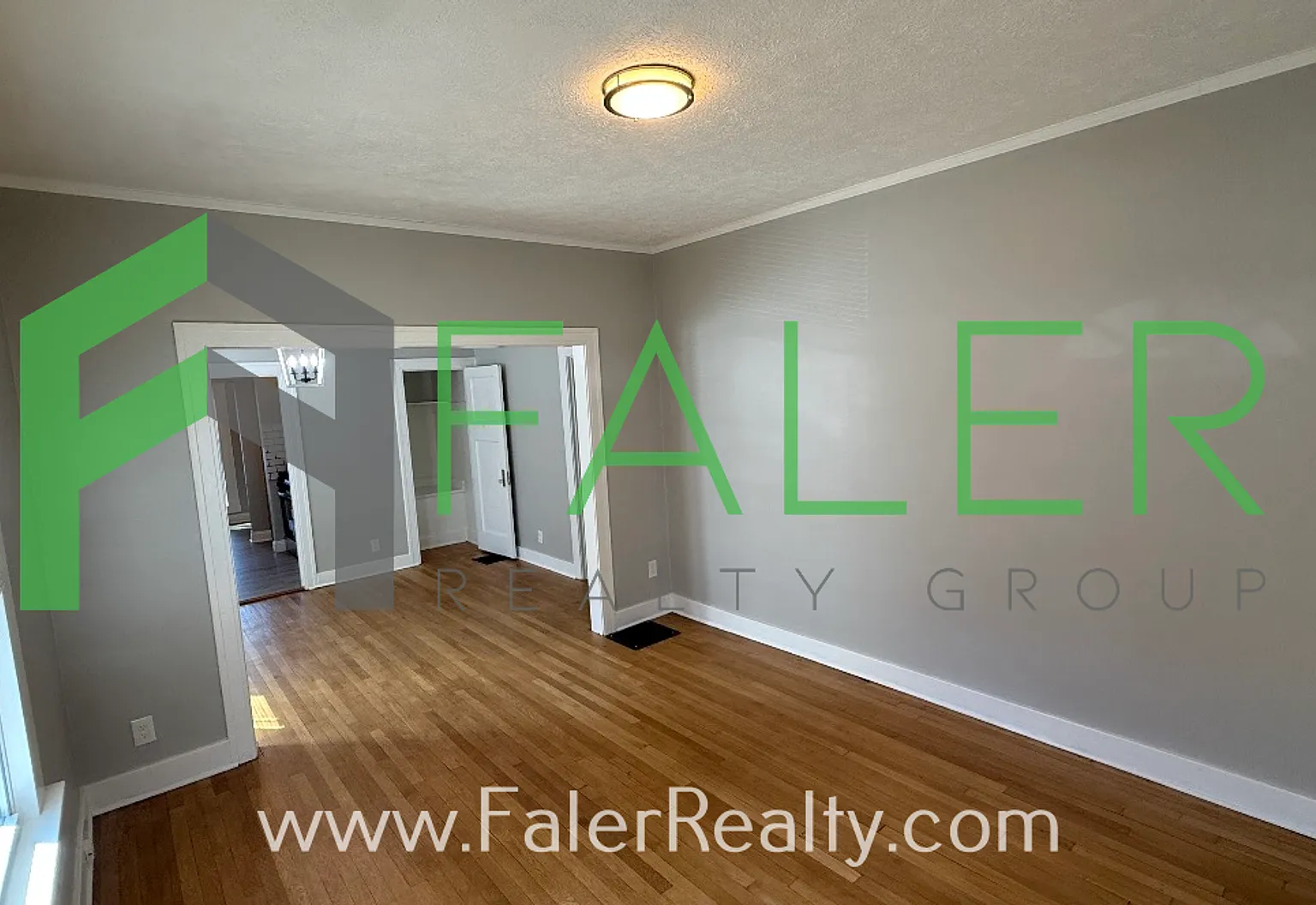 Charming 2-Bedroom Bungalow Available Now! — Photo 3