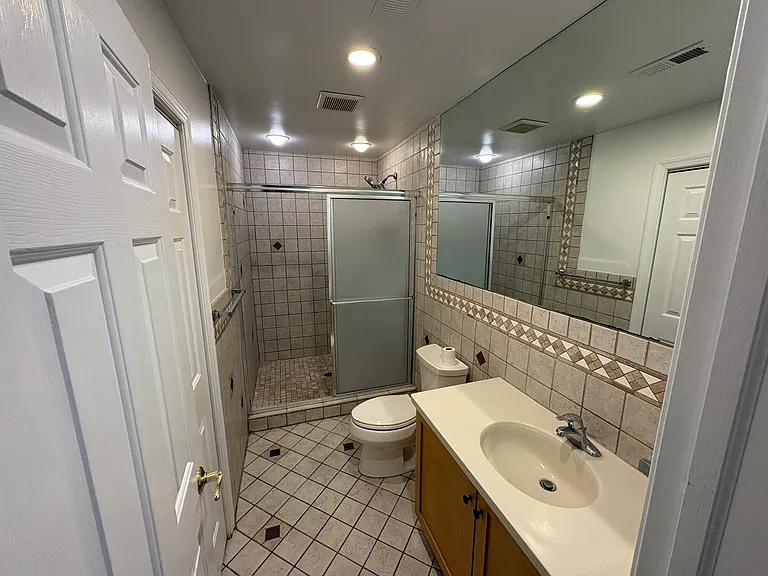 220 Spring House Ln — Photo 6