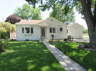615 Memorial Dr, Grand Island, NE 68801
