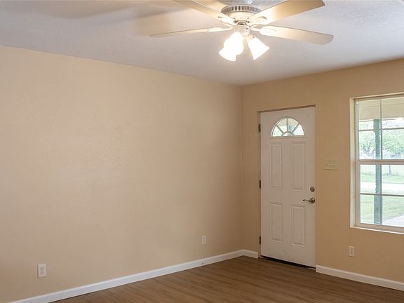 4th image of 311 Spann St