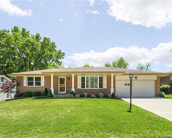 1st image of 8939 Red Oak Dr