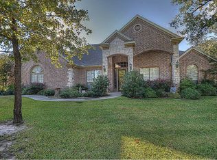212 S Natural Spring Ln, Azle, TX 76020