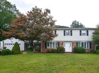 20 Ridgeland Dr, Cumberland, RI 02864