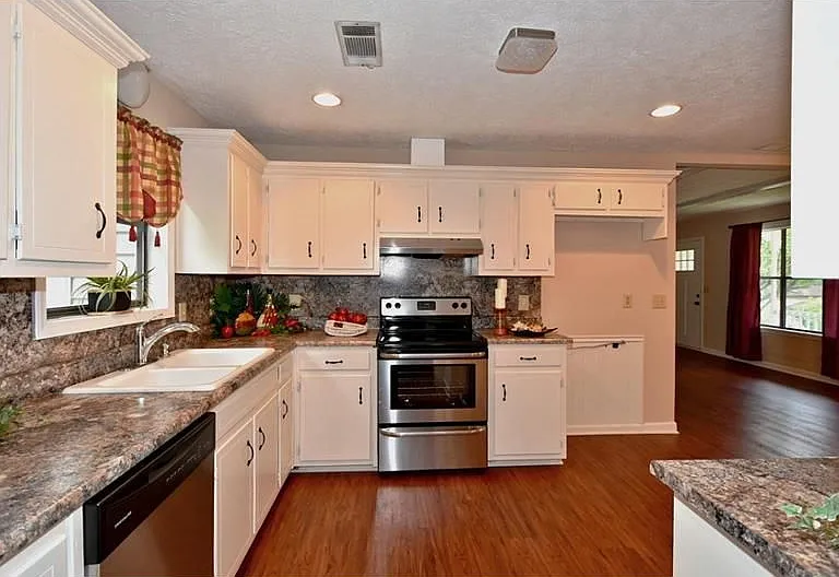 4276 Dogwood Farms Dr — Photo 9