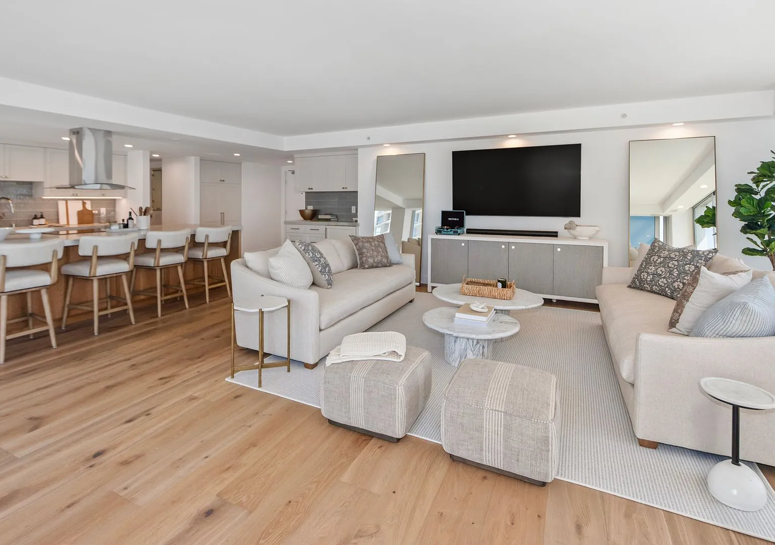 1710 Avenida Del Mundo Unit #803 — Photo 4
