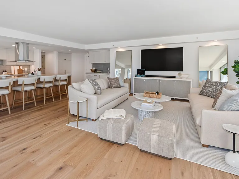 1710 Avenida Del Mundo #803 — Photo 4