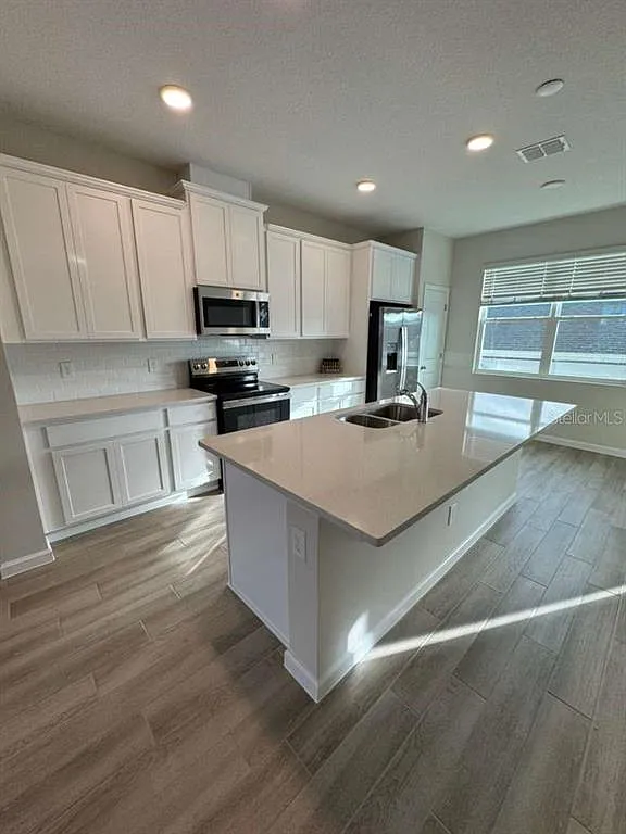 3 bed, 2.5 bath, 1684 sqft, $2,700 — Photo 4