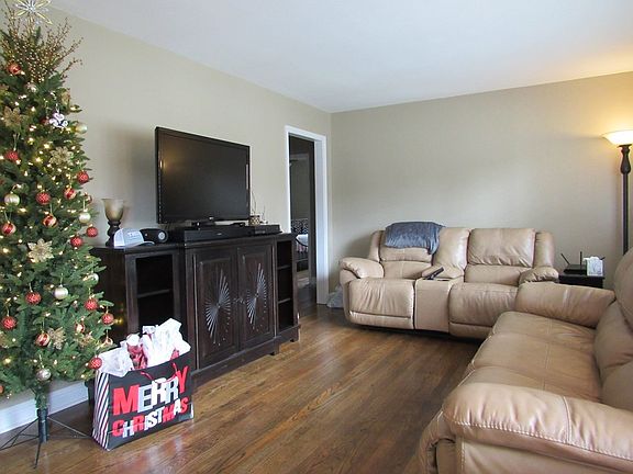 4th image of 904 West Blvd