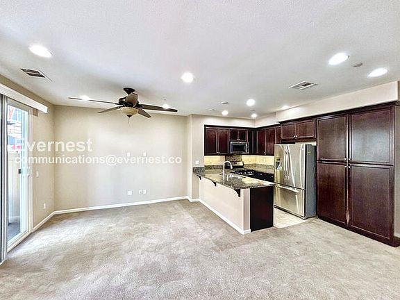 5th image of 44064 Calle Luz