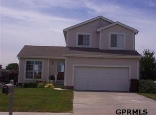 413 Hopper St, Elkhorn, NE 68022