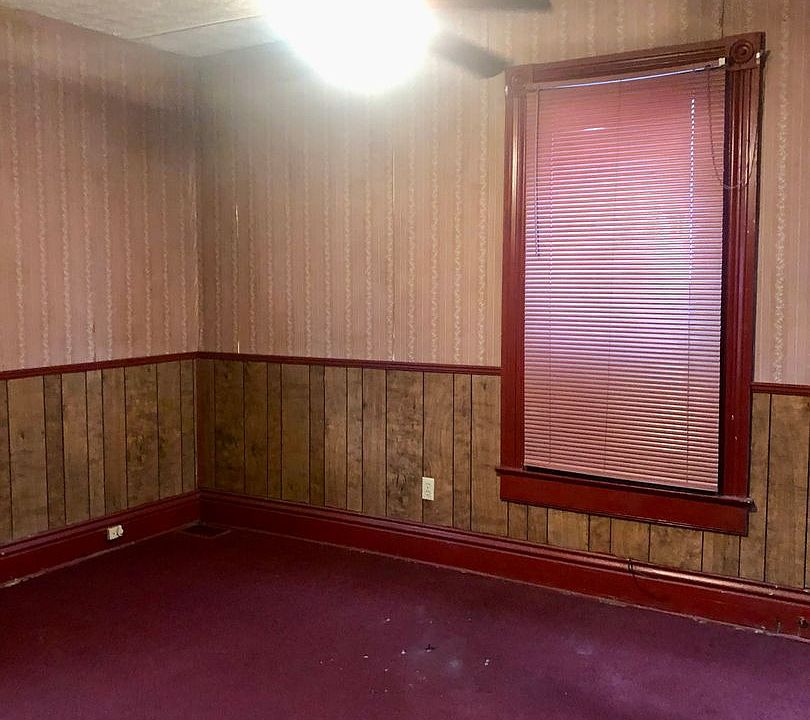 2nd image of 429 Heywood Ave #4