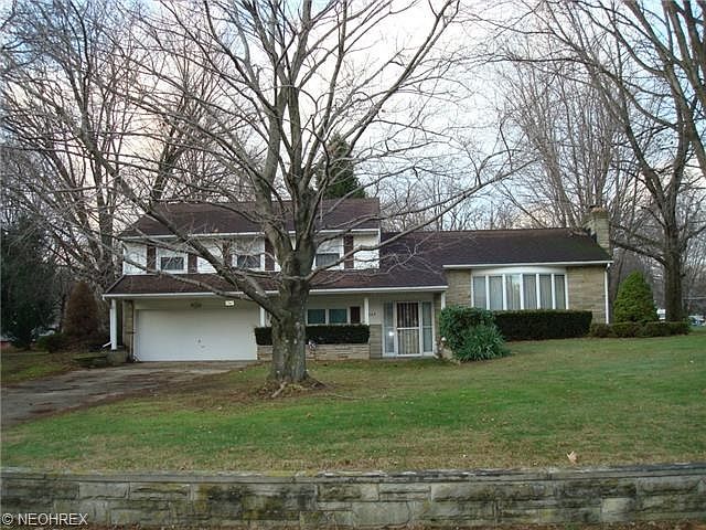 2567 Lee Road, N. Kingsville - Front
